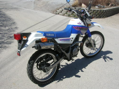 Yamaha SEROW XT 225 в бело-синем пластике