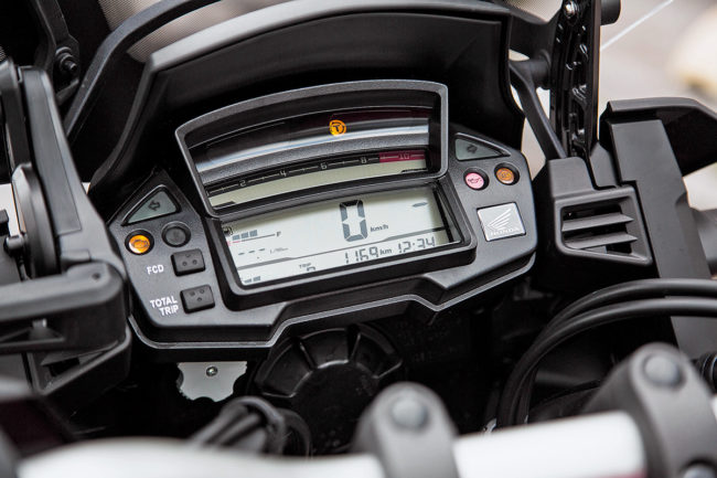 Цифровой дисплей на обновленной панели приборов Honda VFR1200X Crosstourer