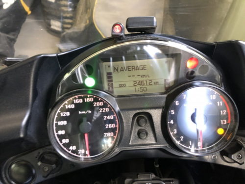 Приборная панель на мотоцикле Kawasaki GTR 1400 японского производства