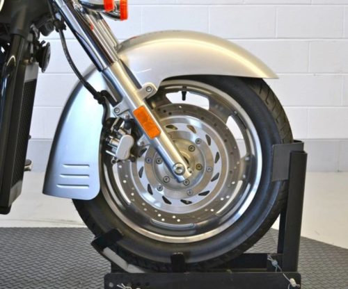 Гидравлический тормоз на переднем колесе байка Honda VTX 1300