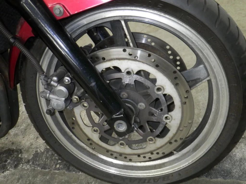 Переднее колесо байка Kawasaki Xanthus 400 с тормозами гидравлического типа