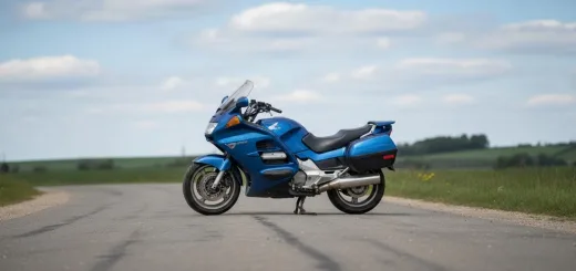 Honda ST 1100 версия 1993 года выпуска Pan europian в синем цвете