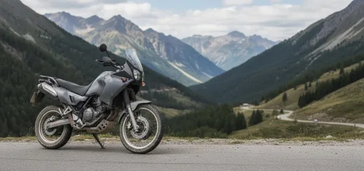 YamahaXT660Z Tenere в горах в сером кузове