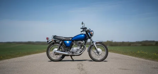 Yamaha SR400 вид сбоку синий цвет кузова