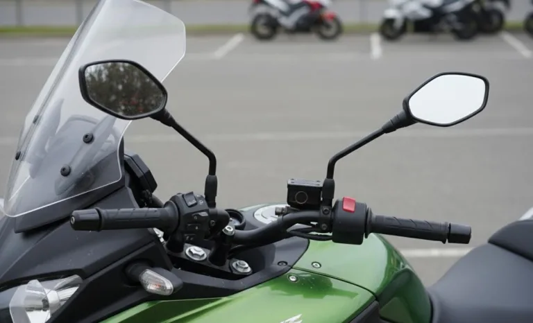 Ромбовидные зеркала заднего обзора на руле байка Kawasaki KLE Versys 650