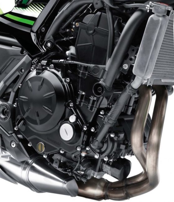 Современный двигатель мотоцикла Kawasaki z650 крупным планом