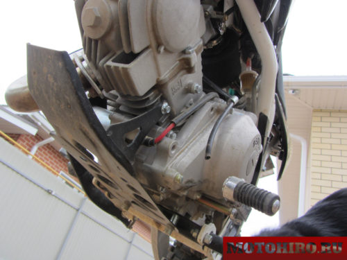 Двигатель и рычаг переключения скоростей Питбайк RegulMoto 125 кубов