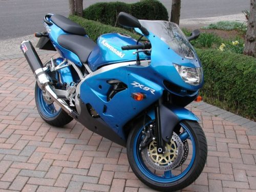 Внешний вид мотоцикла Кawasaki ZX-9r ninja класса спорт-турист с синими обтекателями