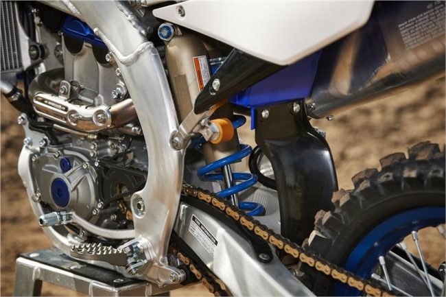 Задний моноамортизатор мотоцикла Yamaha YZ 250 F с синей пружиной