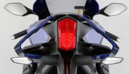 Задняя оптика японского мотоцикла Yamaha YZF-R1