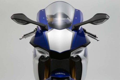 Внешний облик передней части популярного мотоцикла Yamaha YZF-R1