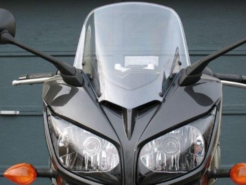 Передние обтекатель с родными фарами на мотоцикле Yamaha FZ1 S
