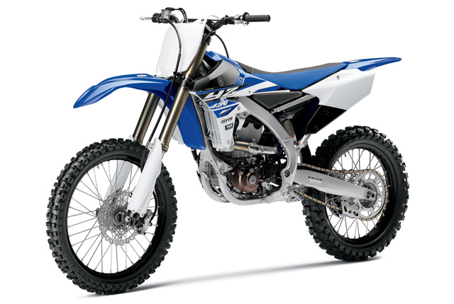 Кроссовый мотоцикл Yamaha YZ250 в сине-белом пластике