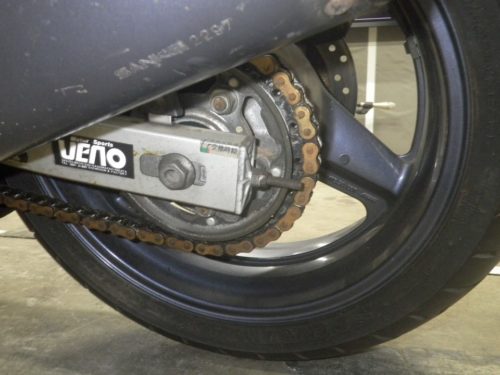 Цепная передача на заднем колесе байка Honda CBR1000F японского производства