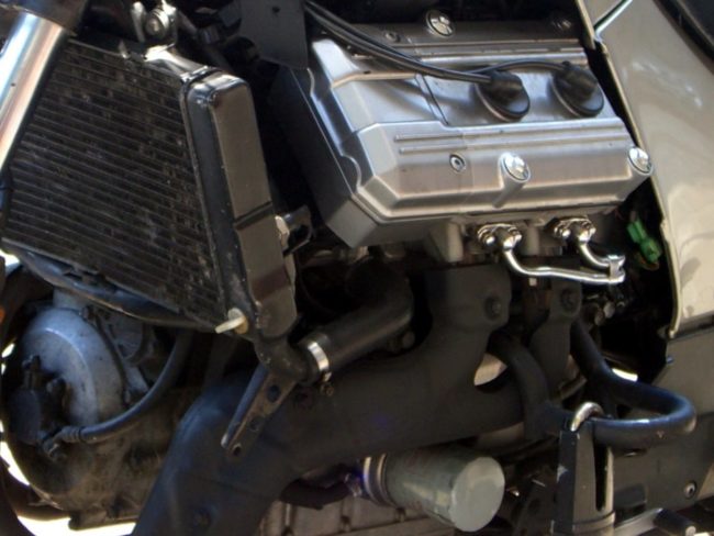 V-образный двигатель на стальной раме байка Honda ST 1100 Pan European