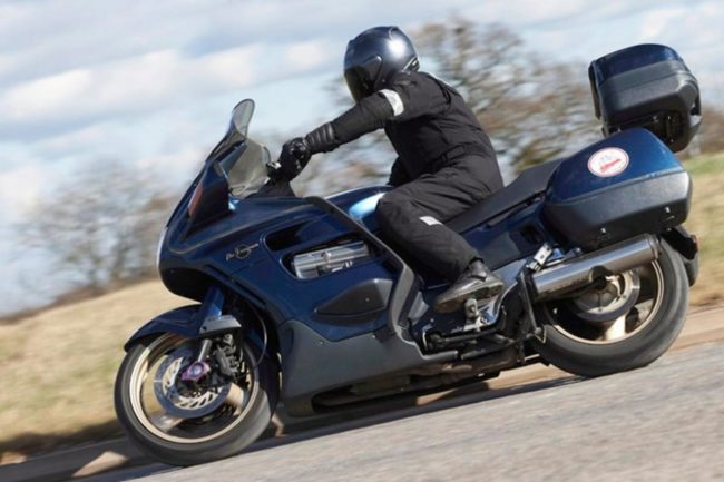Ощущение скорости на мотоцикле Honda ST 1100 Pan European от японского производителя