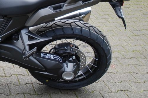 Заднее колесо мотоцикла Honda VFR1200X Crosstourer с карданным приводом