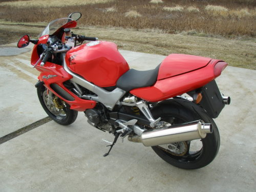Короткое одноместное сидение на мотоцикле Honda VTR1000F Firestorm