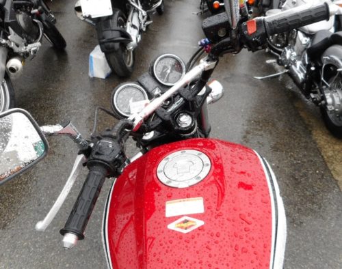 Крышка заливной горловины на бензобаке мотоцикла Honda CB 750