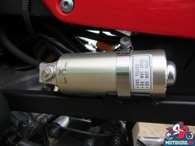 Регулятор жёсткости заднего амортизатора на спорт-байке Honda CBR600F