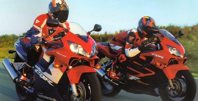 Разгон до сотни на спортивной версии японского мотоцикла Honda CBR600F