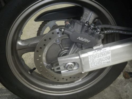 Тормозной диск на заднем колесе байка Honda XL 1000 V Varadero
