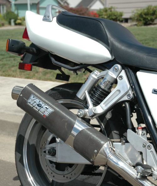 Задний амортизатор с регулировкой на мотоцикле Honda CB 1000