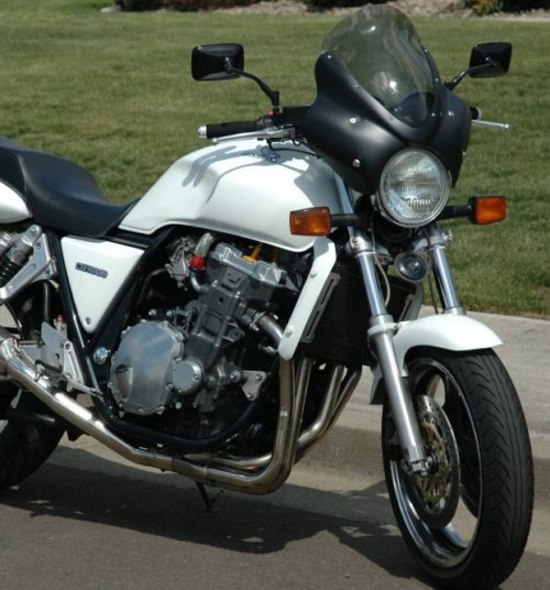 Защитный щиток над фарой мотоцикла Honda CB 1000