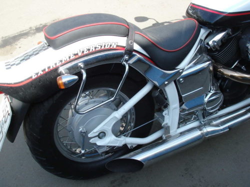 Заднее колесо мотоцикла Yamaha Drag Star 400 с тормозом барабанного типа