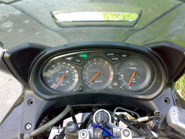 Приборная панель мотоцикла Yamaha XJ 900 S Diversion с тремя циферблатами