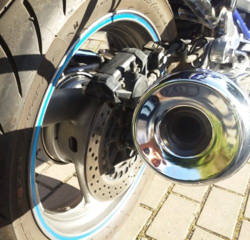 Тормозной диск на заднем колесе мотоцикла Yamaha XJ 900 S Diversion