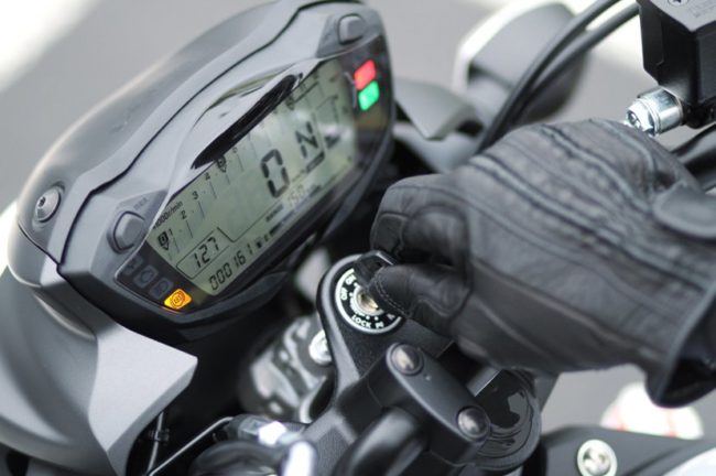 Цифровая приборная панель на мотоцикла Suzuki SV 650 дорожного класса