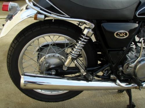 Хромированный глушитель мотоцикла Yamaha SR400 с барабанным тормозом