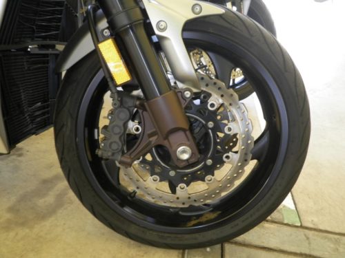 Гидравлическая тормозная система переднего колеса мотоцикла Yamaha V MAX 1700