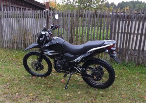 Мотоцикла класса эндуро ЗИД YX250GY-C5C черного цвета