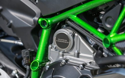 Зеленая рама на гоночном мотоцикле H2R Kawasaki Ninja японского производства
