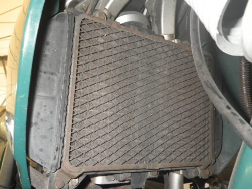 Радиатор охлаждения на раме байка Kawasaki KLE 250 Anhelo