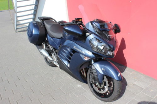 Фото мотоцикла Kawasaki GTR 1400 спортивно-туристического класса