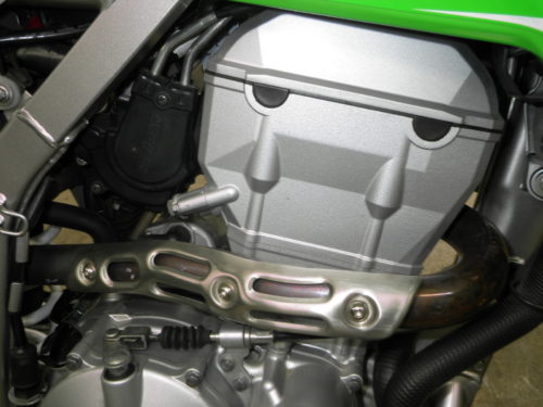 Накладка на выхлопном коллекторе мотоцикла Kawasaki KLX 250