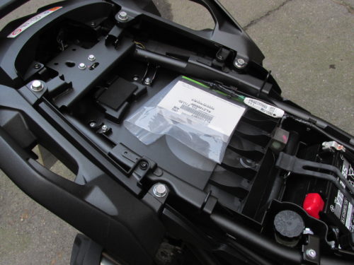 Задний подрамник на байке Kawasaki VERSYS 1000 со снятым сидением