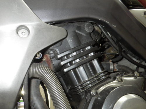 Блок цилиндров с жидкостным охлаждением на мотоцикле Kawasaki Xanthus 400