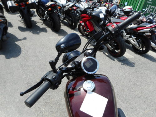 Хромированная крышка на топливном баке мотоцикла Yamaha XV950 BOLT