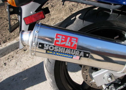 Хромированный глушитель на мотоцикле Suzuki GSX 600 Katana