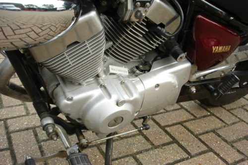 Двигатель воздушного охлаждения на байке Yamaha Virago XV 125