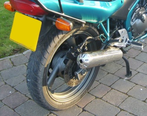 Гидравлический тормоз на заднем колесе байка Yamaha XJ 600 S