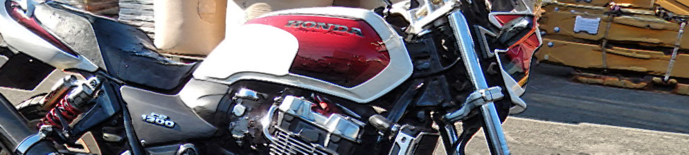 Honda CB1300SF вид сбоку в классическом цвете