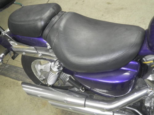 Широкие сидения на мотоцикле Honda Magna 750 японского производства