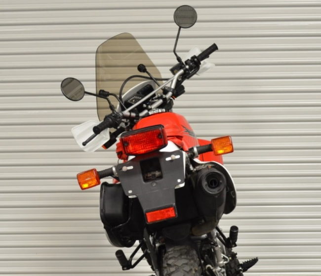 Задняя светотехника на мотоцикле Honda XR650L класса софт-эндуро